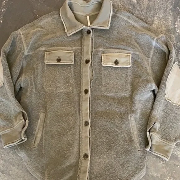 Free People sold out Ruby Jacket Olive like new size S fleece cozy sweatshirt - Picture 4 of 5